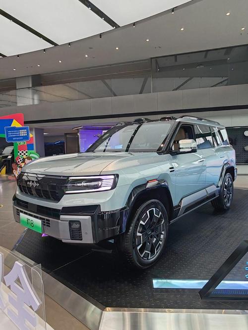 重庆328比亚迪方程豹硬派越野的爆款，英菲尼迪35周年与你共成长